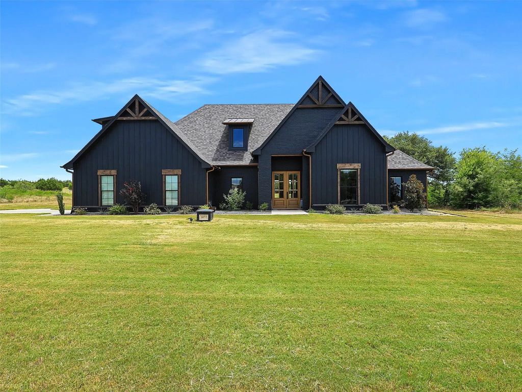 1074 Timber Hills Drive, Weatherford