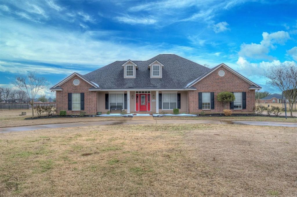 105 Dana Lane, Bossier City