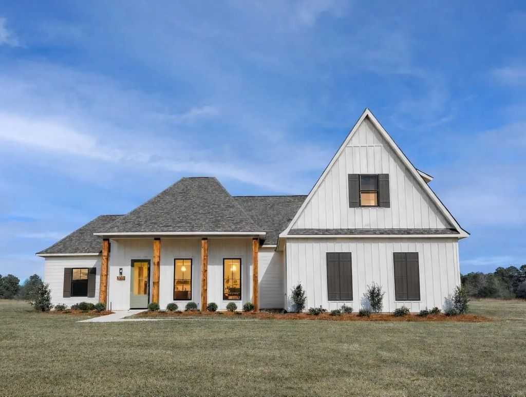 1053 Martin Way, Stonewall