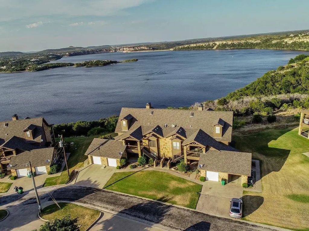 504 Eagle Point, Graford