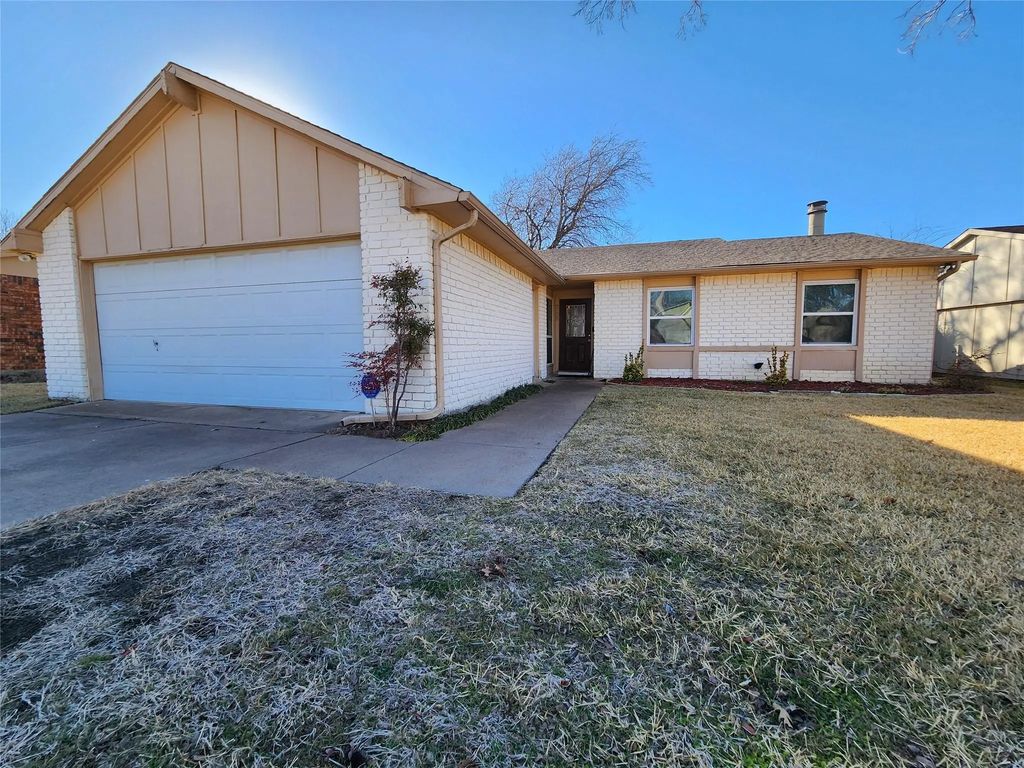 7508 Red Willow Road, Fort Worth