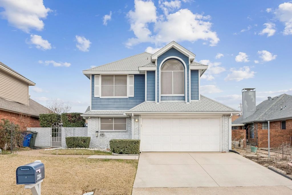 2204 Via Del Plata, Carrollton