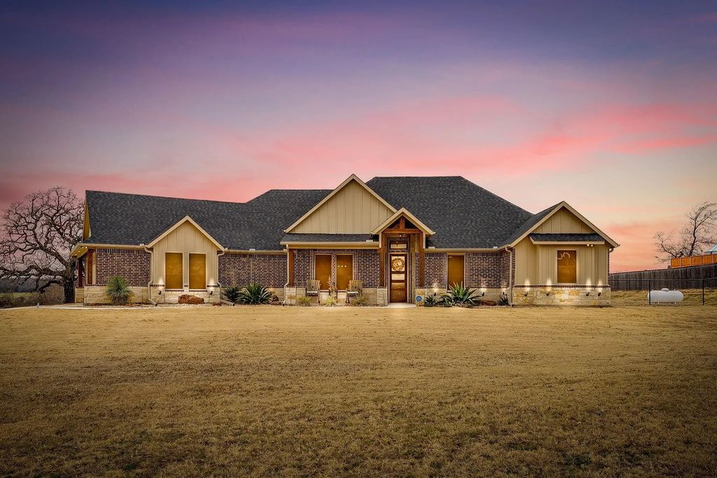 8895 Hutcheson Hill Road, Springtown