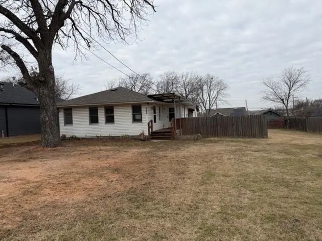 1123 G Avenue, Plano