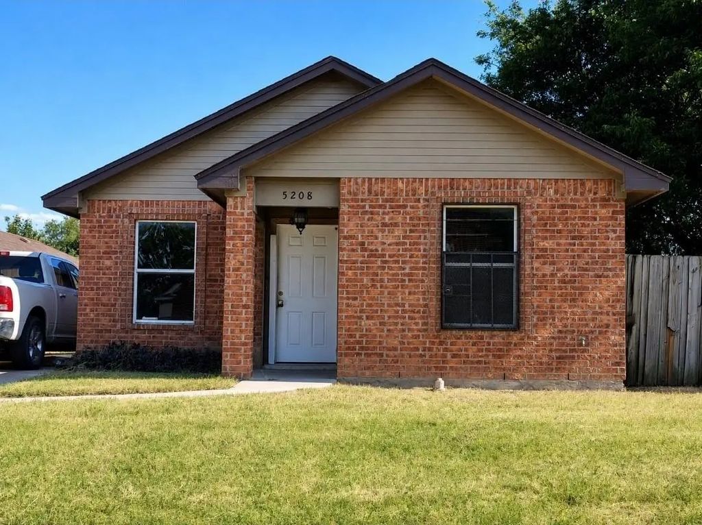 5208 Carol Avenue, Fort Worth