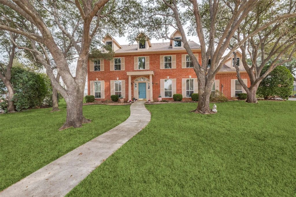 307 Chestnut Cove Circle, Southlake