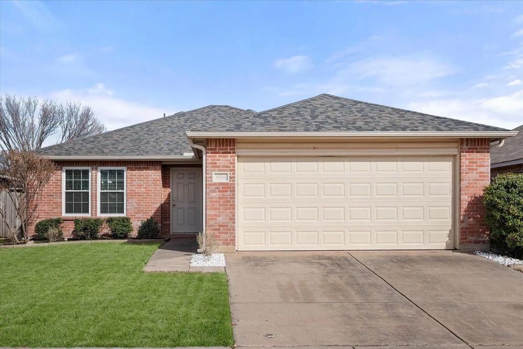 16444 Cowboy Trail, Fort Worth