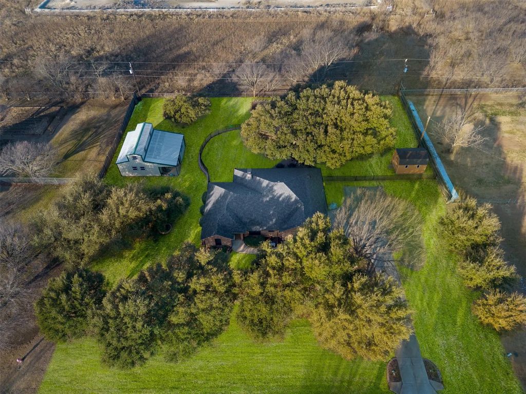 1716 Dove Lane, Crowley