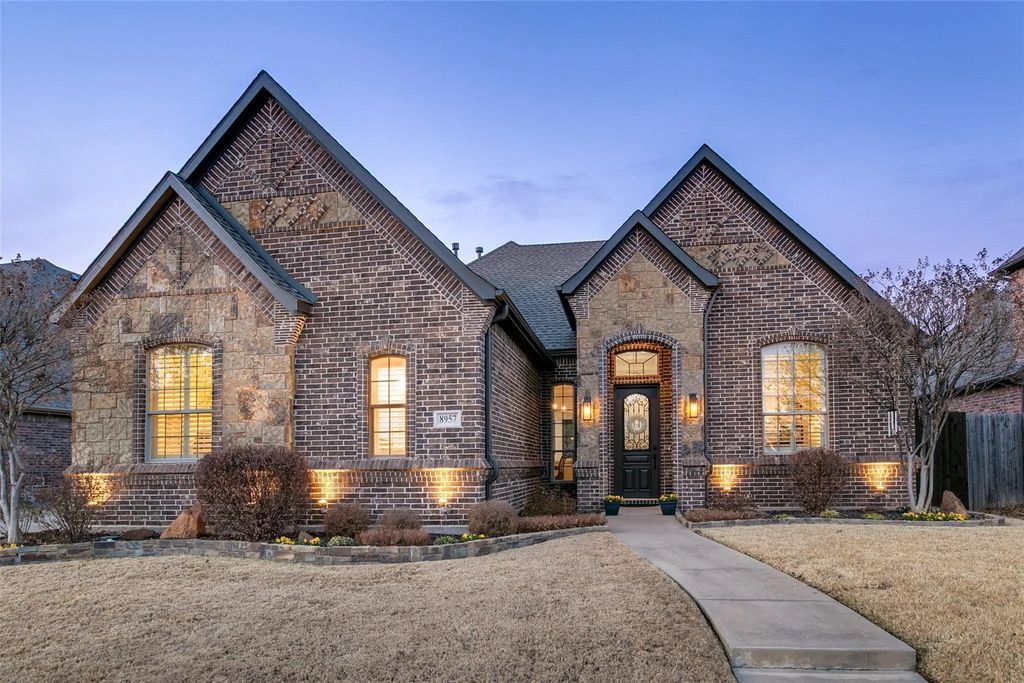 8957 Glendara Drive, North Richland Hills