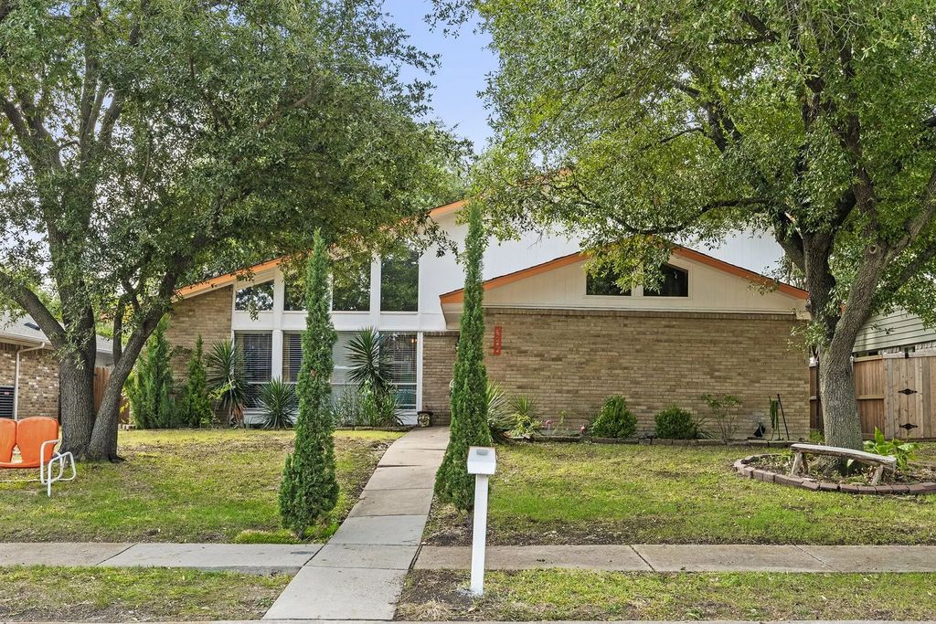 3206 Brook Glen Drive, Garland