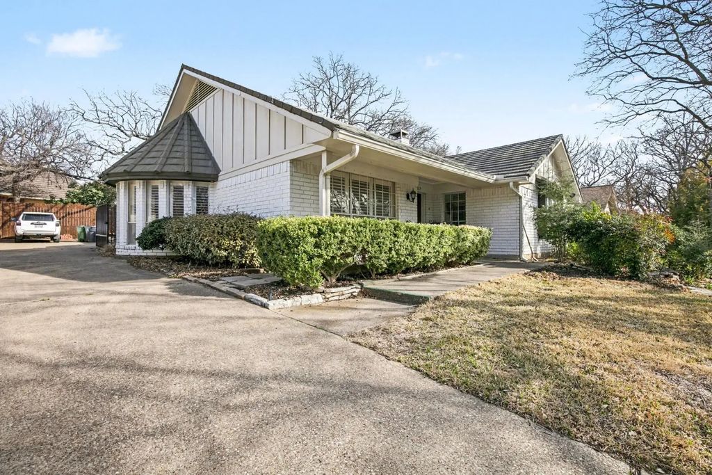 5009 River Ridge, Arlington
