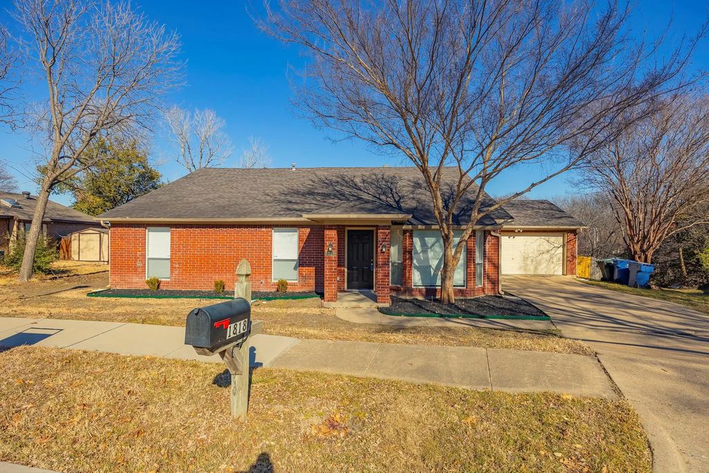 1818 Knob Hill Drive, Garland