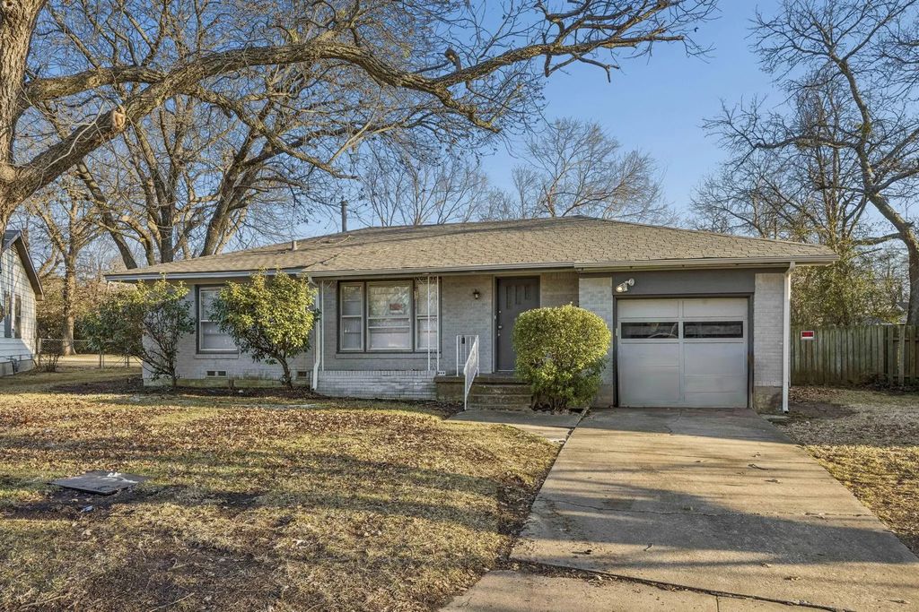 900 W Sycamore Street, Sherman
