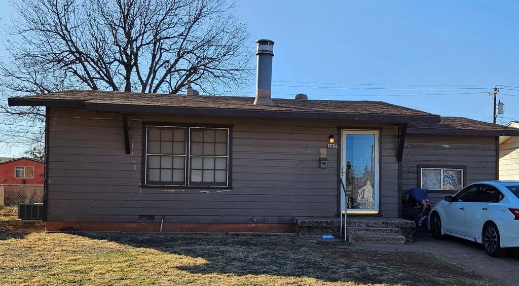 1226 S Bowie Drive, Abilene