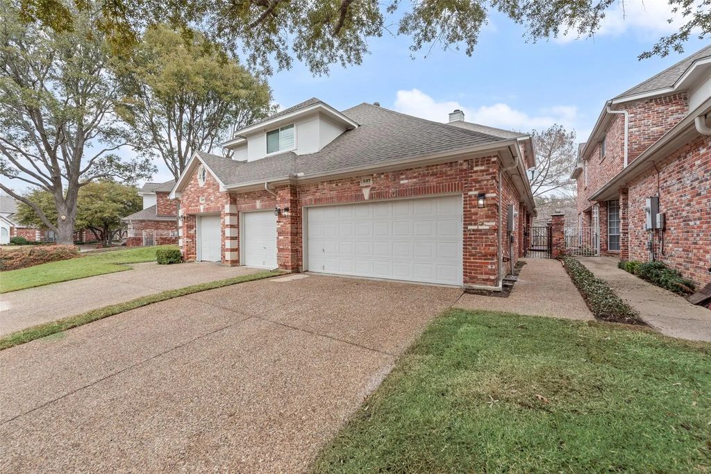 537 Lochngreen Trail, Arlington
