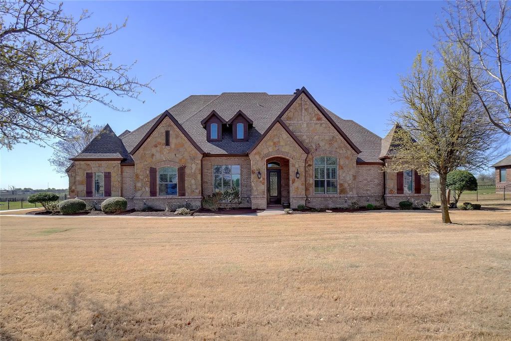 1304 Rollie Michael Lane, Fort Worth