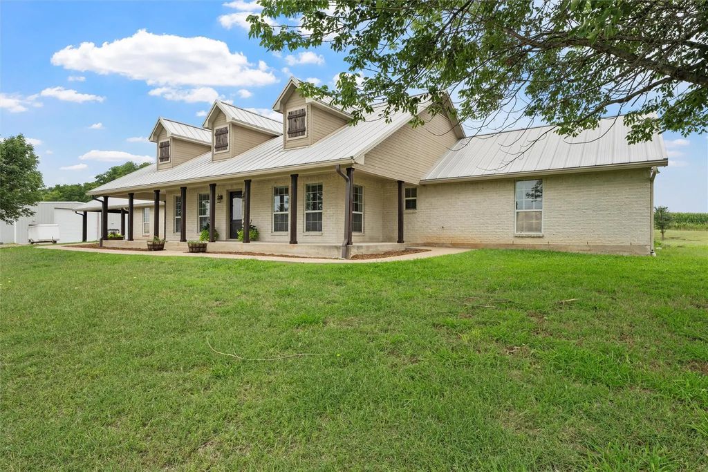 3057 Holy Road, Abbott