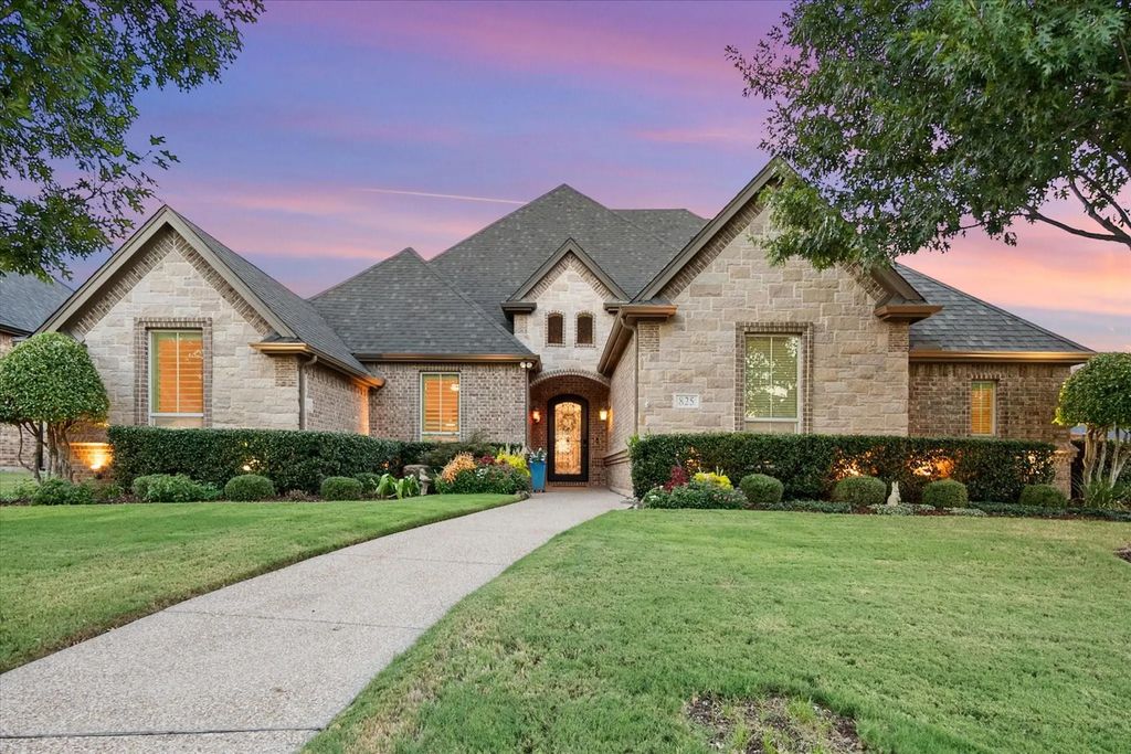 825 Rio Grande Drive, Mansfield