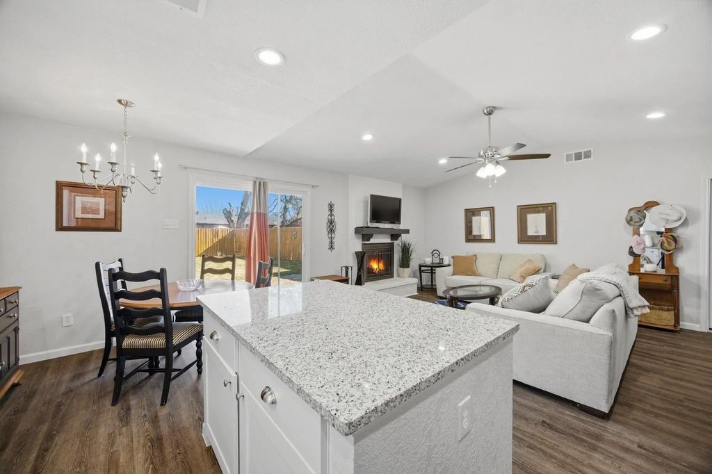 1813 Castle Drive, Garland