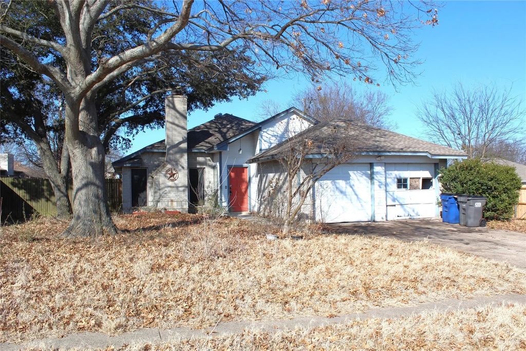 204 Hollywood Drive, Glenn Heights