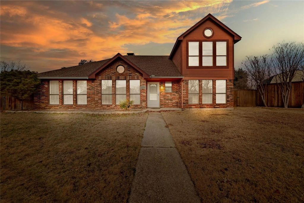 2094 Amber Court, Lewisville