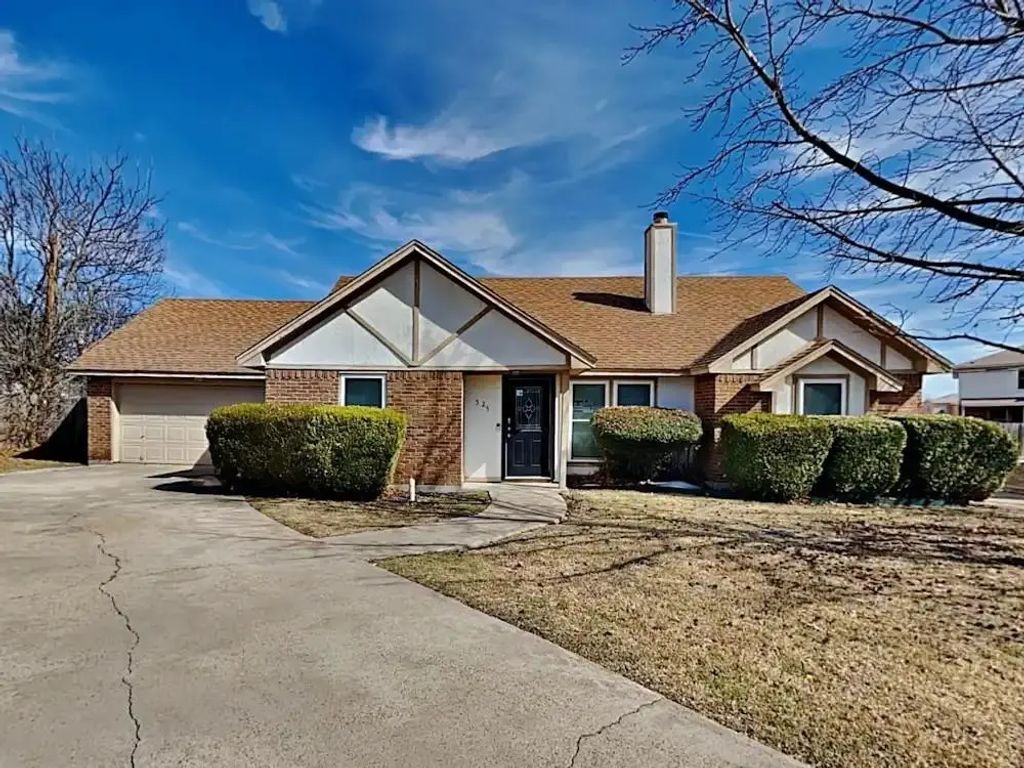 525 E Jay Court, DeSoto
