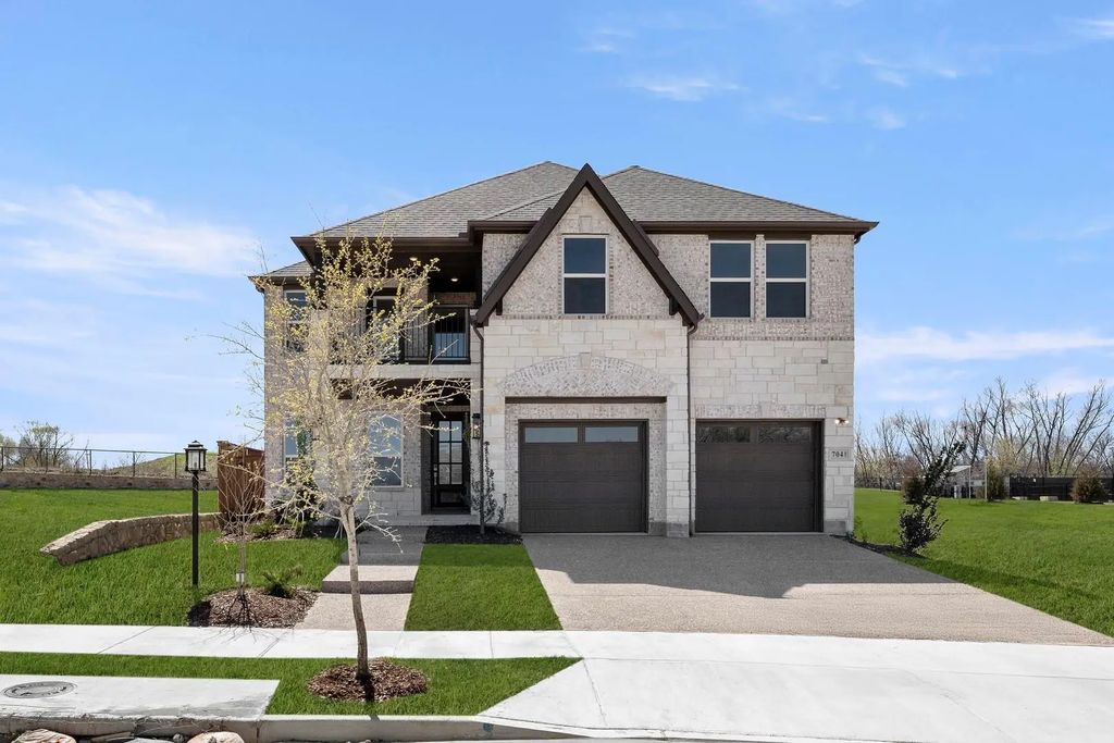 704 Golden Galaxy Way, Wylie
