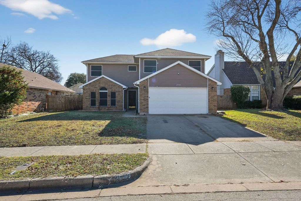 2545 Forest Creek Drive, Fort Worth
