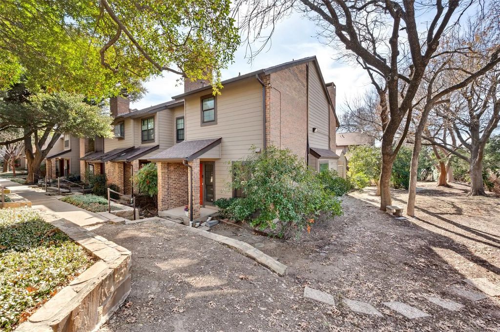 9910 Royal Lane 208, Dallas
