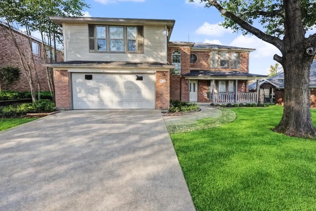 611 Mariposa Drive, Keller