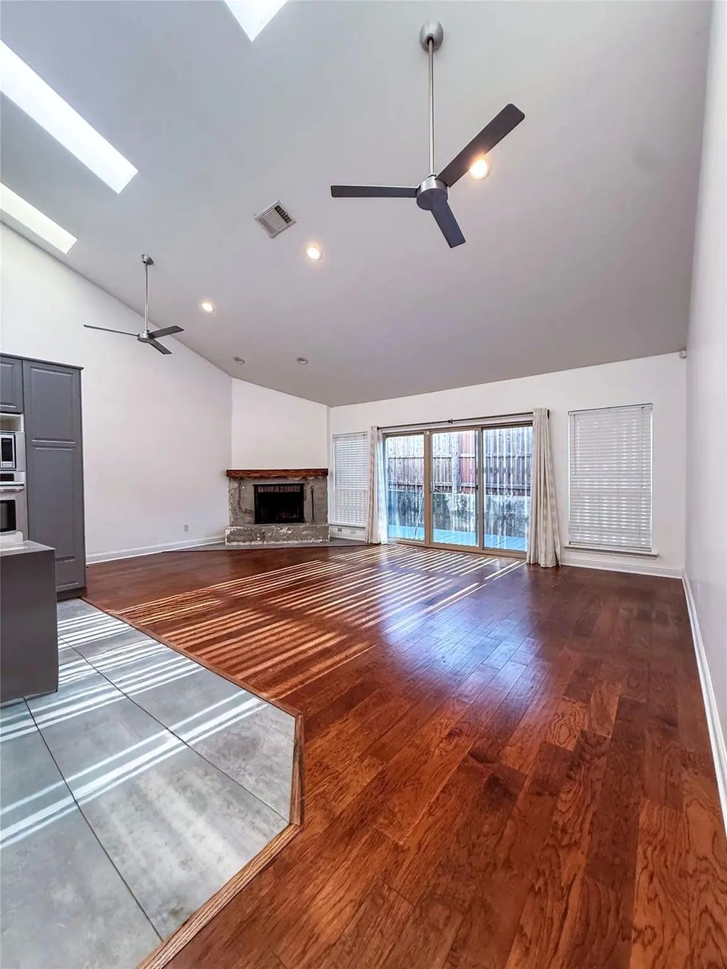 7450 Holly Hill Drive 103, Dallas