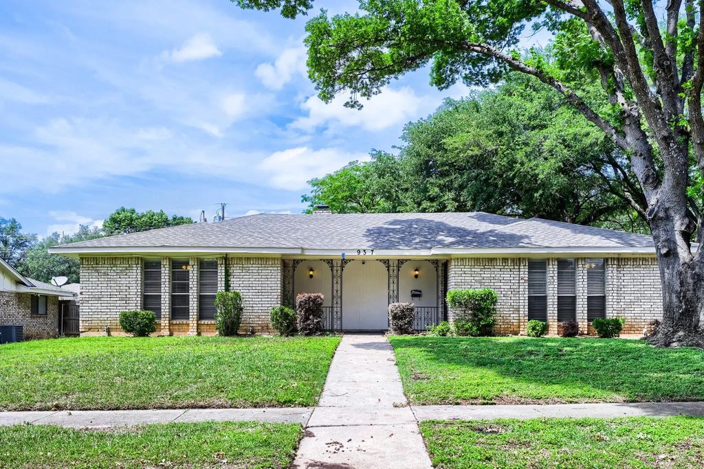 937 Birchwood Drive, Lancaster