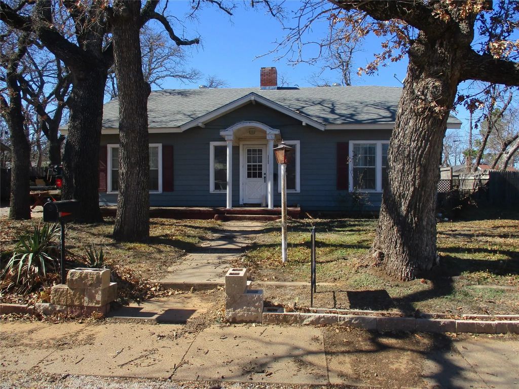 205 S Oaklawn, Eastland