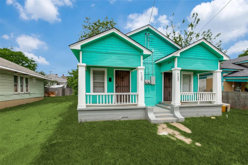 735 W Page Avenue, Dallas