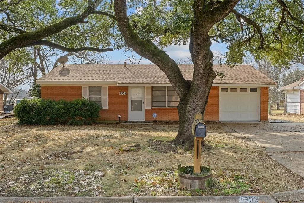 1302 Ann Arbor Drive, Corsicana