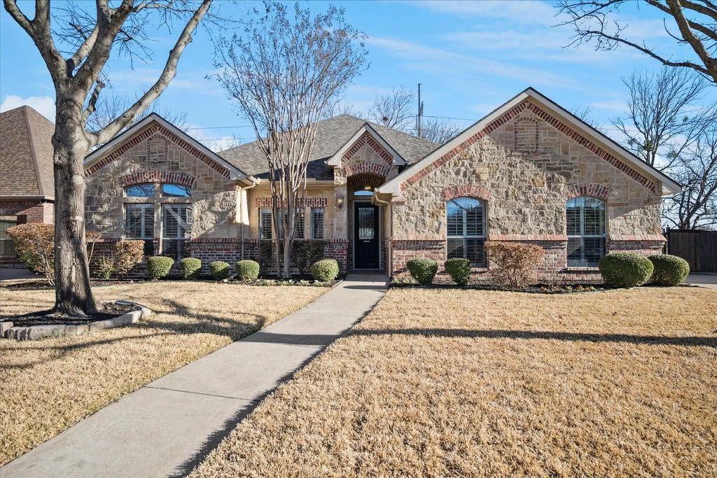3308 Texas Trail Court, Hurst