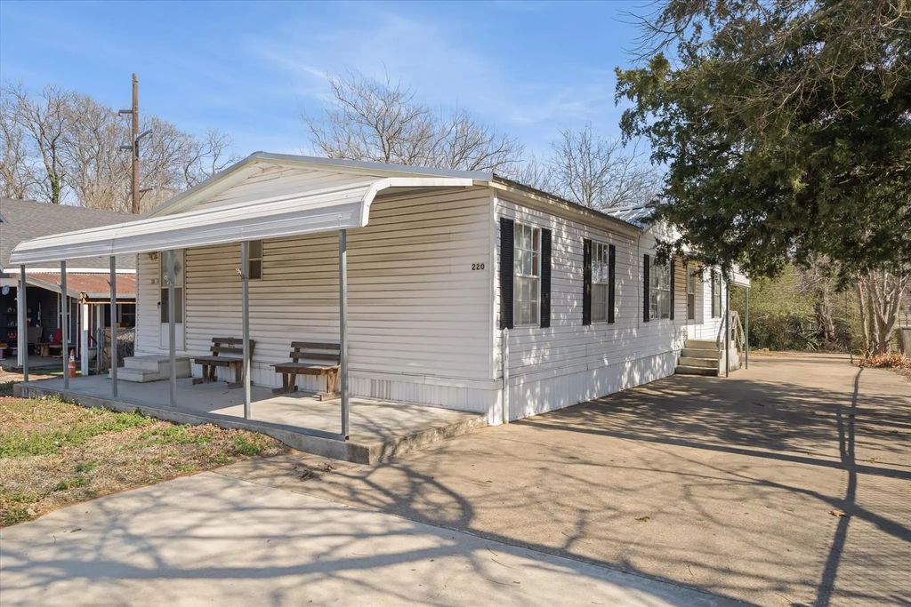 220 N Houston Street, Edgewood