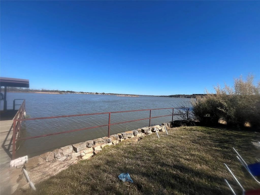 2212 Sunrise Bay Court, Granbury