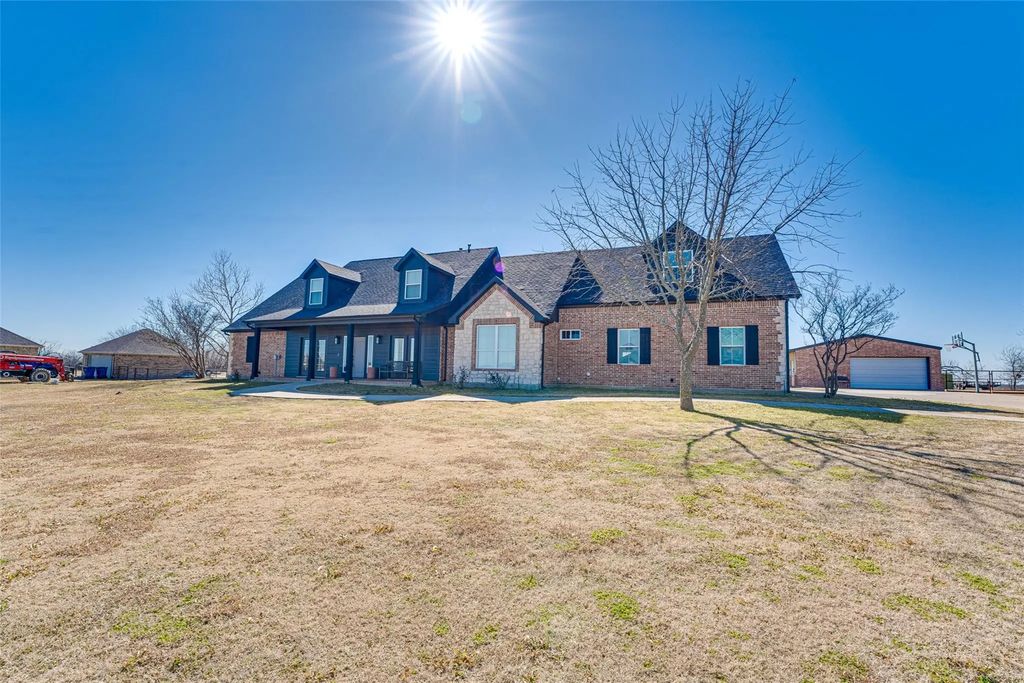 128 Eagle Pass, Royse City