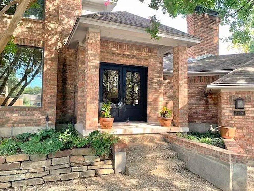 9126 Cochran Heights Drive, Dallas