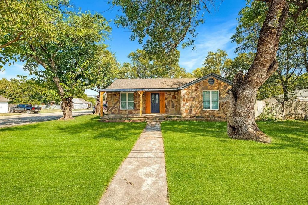 322 Ne 29th Street, Grand Prairie