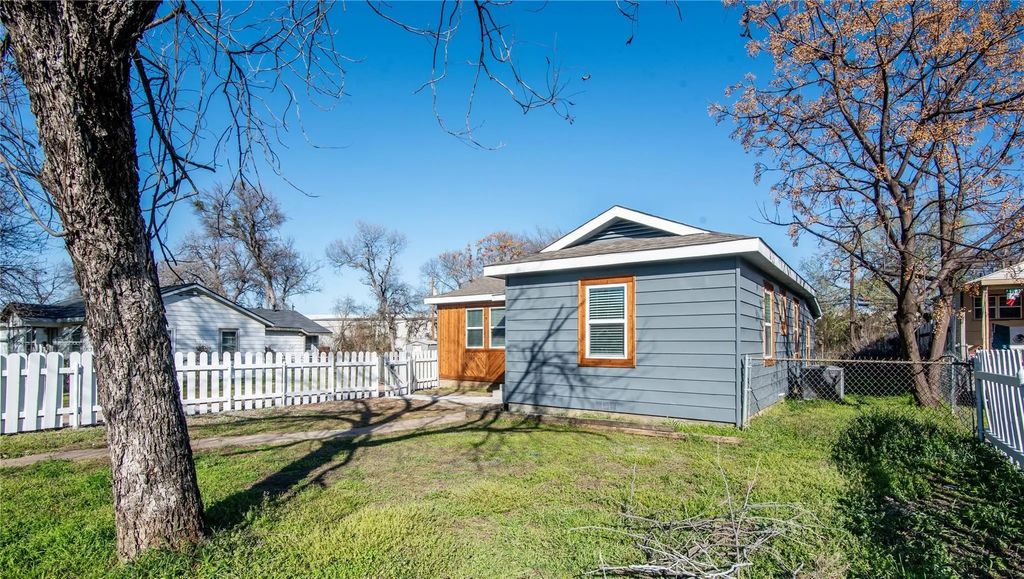 540 Hensley Drive, Grand Prairie
