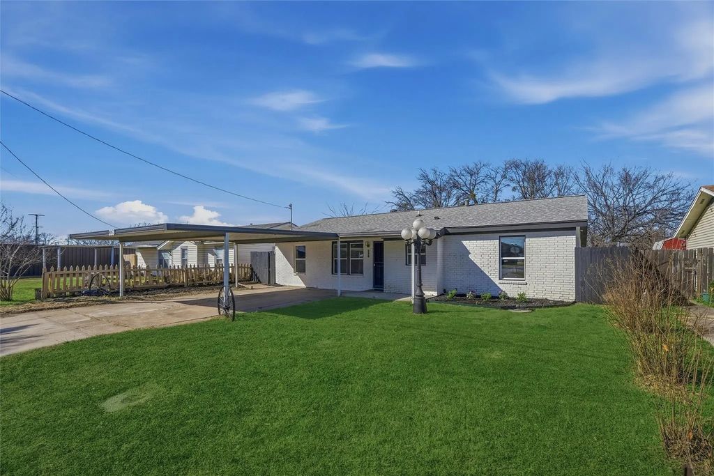 228 Kay Lane, Saginaw