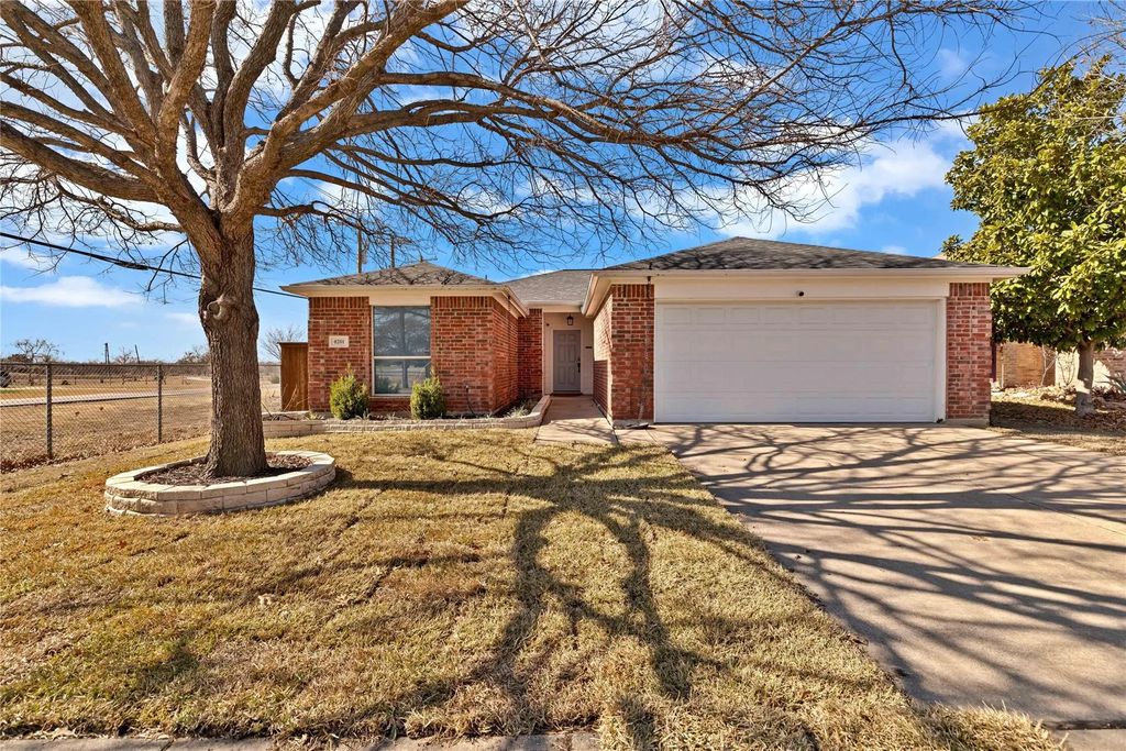8201 Steel Dust Drive, Fort Worth