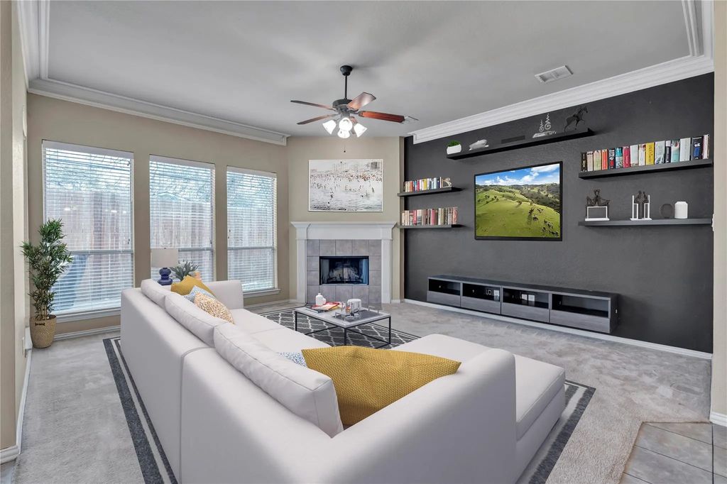 716 Crestridge Circle, Euless