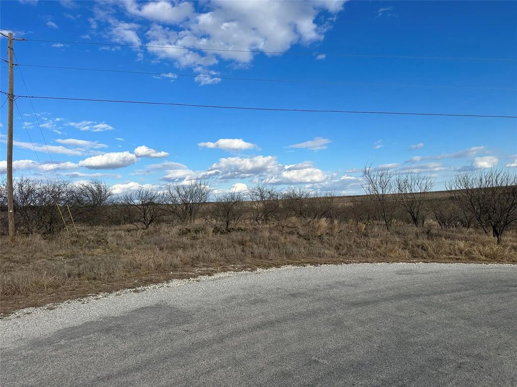 116 Comanche Lake Road, Comanche
