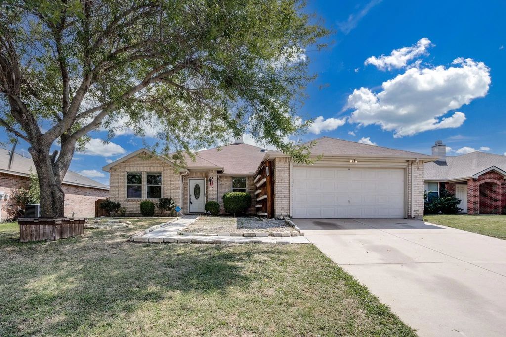 2219 Zion Hill, Grand Prairie