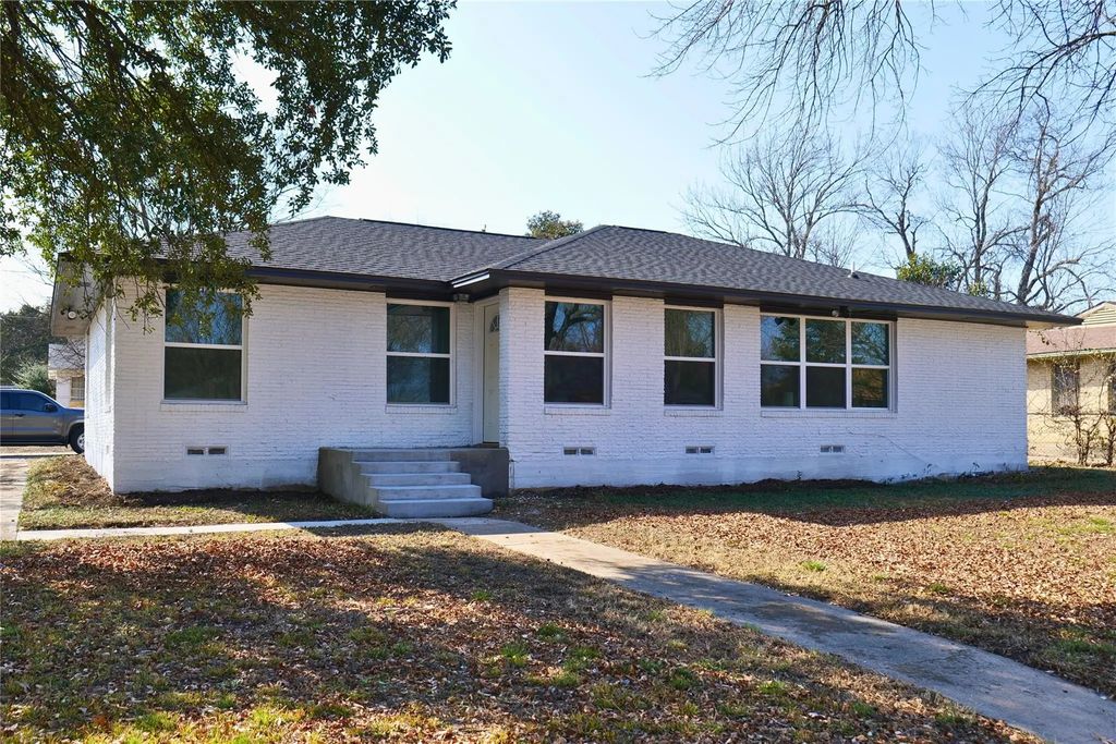 1555 Cape Cod Drive, Dallas