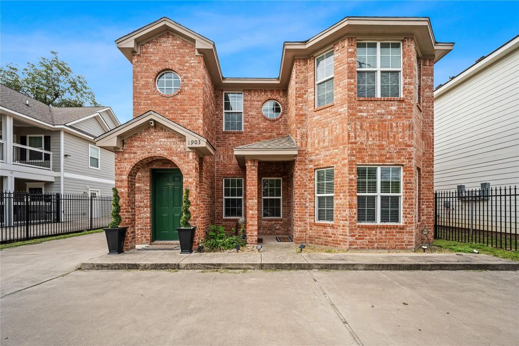 1903 S 11th Street A & B, Waco