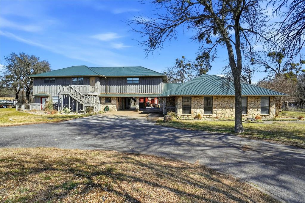 1901 Adams Lane, Azle